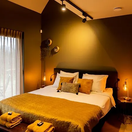 Bed & Breakfast 8 *