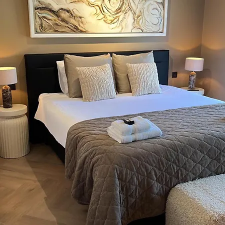 8 住宿加早餐酒店